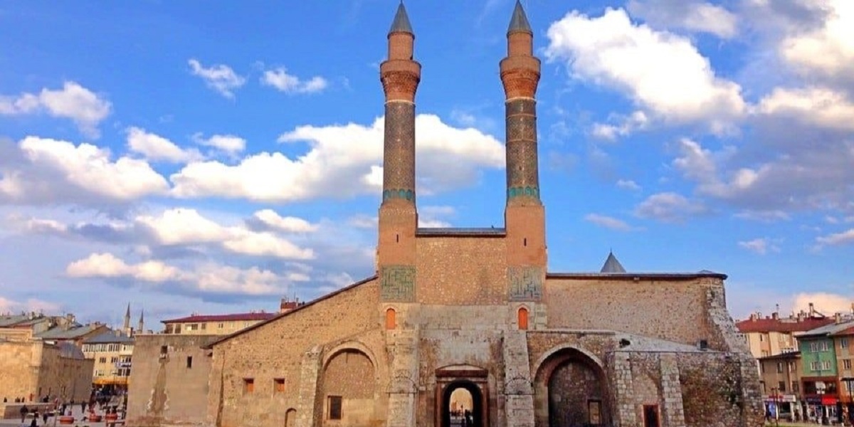 Çifte Minareli Medrese